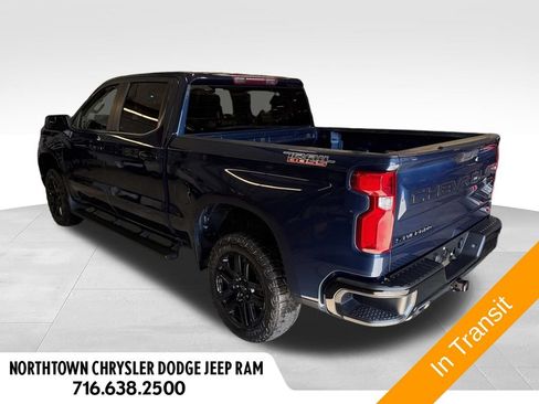 Used 2023 Chevrolet Silverado 1500 LT Trail Boss w/ LPO, Dark Essentials Package AWD/4WD image 4