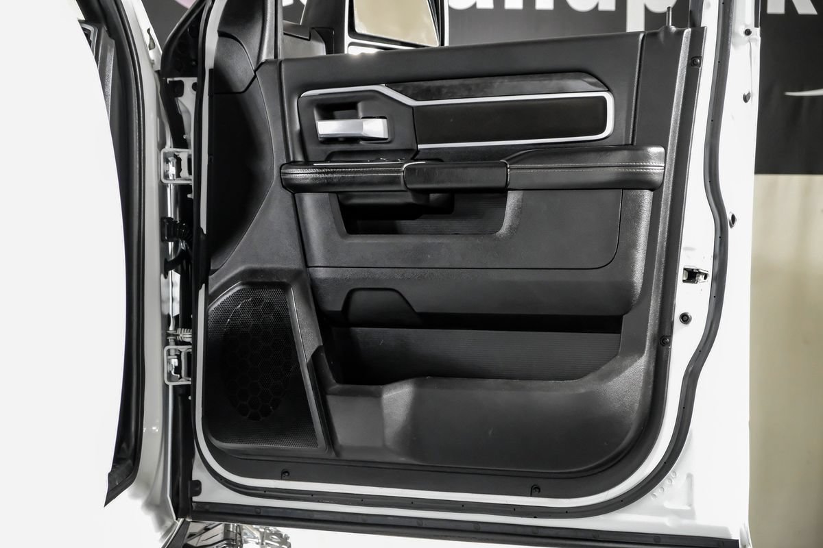 Used 2024 RAM 3500 Big Horn AWD/4WD image 34