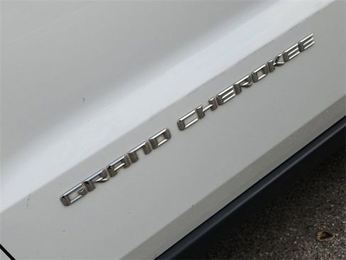 Used 2014 Jeep Grand Cherokee Laredo w/ Security & Convenience Group image 31
