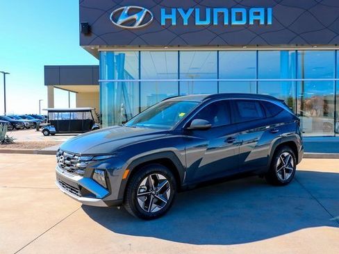 New 2025 Hyundai Tucson SEL image 1