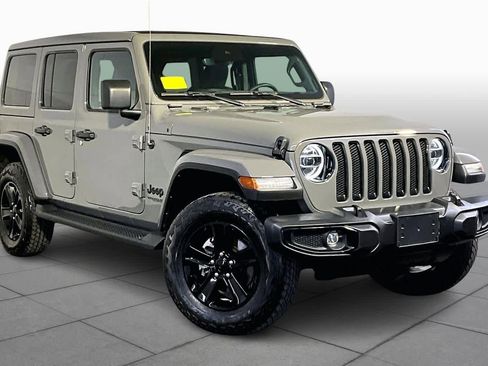 Used 2022 Jeep Wrangler Unlimited Sahara image 3