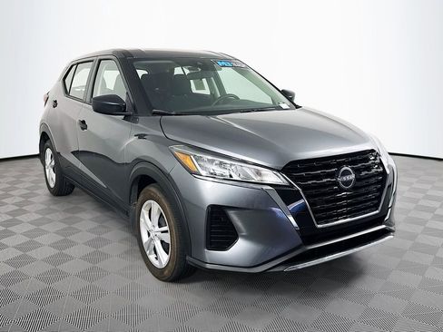 Used 2024 Nissan Kicks S image 3