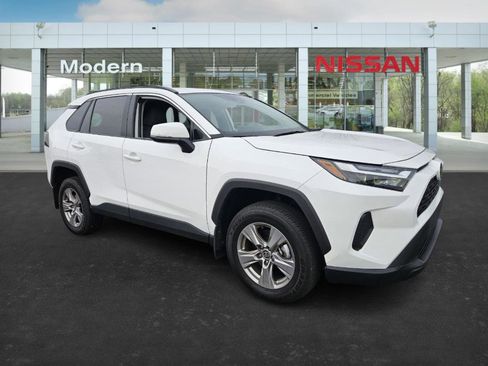 Used 2025 Toyota RAV4 XLE image 2