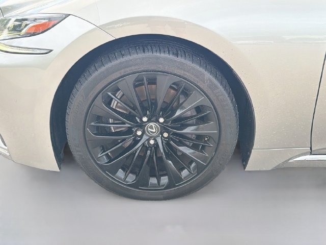 Used 2018 Lexus LS 500 w/ Interior Upgrade Package RWD image 43