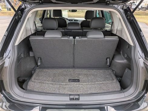 Certified 2023 Volkswagen Tiguan SE w/ Panoramic Sunroof Package image 13