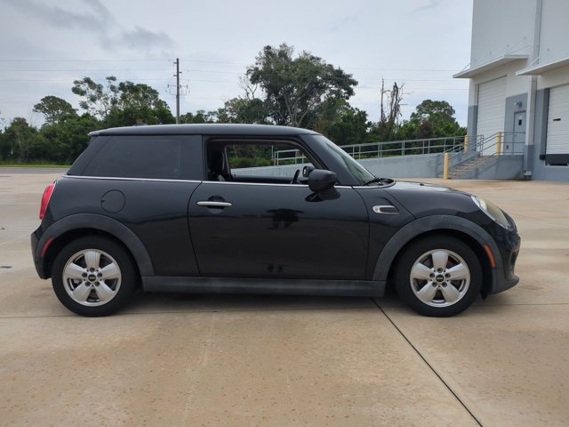 Used 2020 MINI Cooper 2-Door Hardtop w/ Storage Package FWD image 4