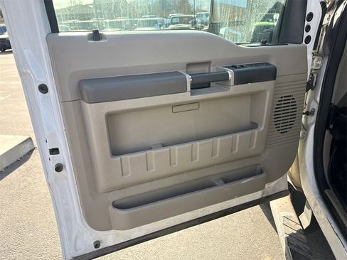 Used 2010 Ford F350 4x4 Crew Cab Super Duty image 9