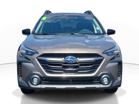 Used 2024 Subaru Outback Premium image 2