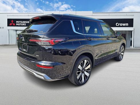 New 2025 Mitsubishi Outlander AWD image 4