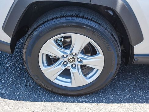 Used 2025 Toyota RAV4 XLE AWD/4WD image 12