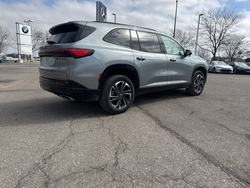 Used 2025 Buick Enclave Sport Touring image 7