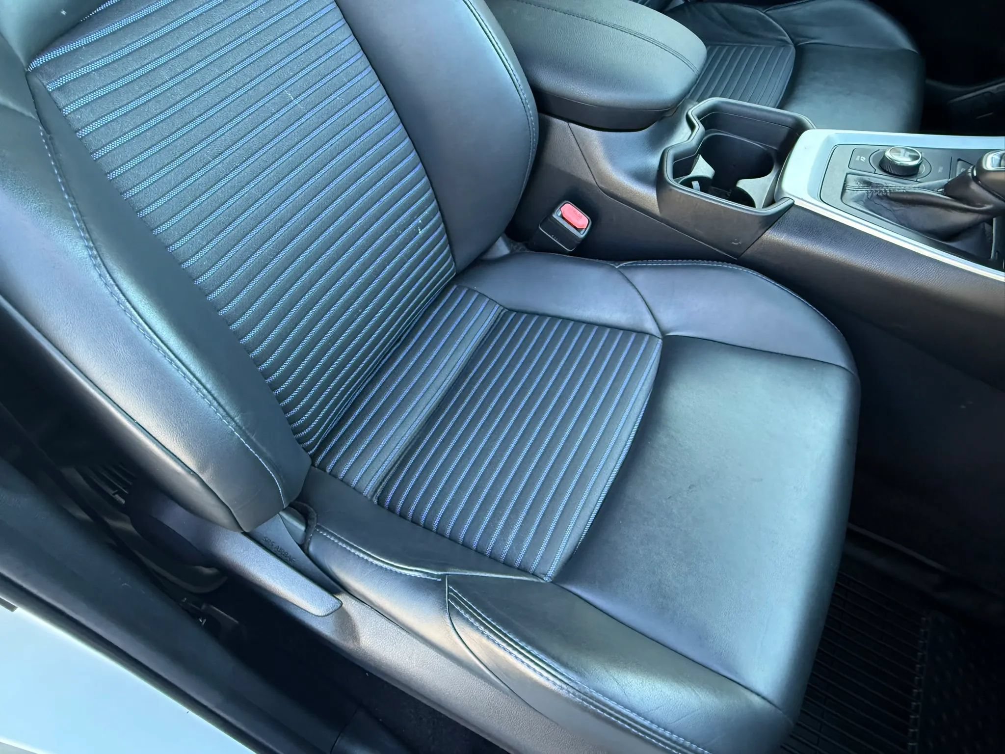 Used 2019 Toyota RAV4 XSE AWD/4WD image 22