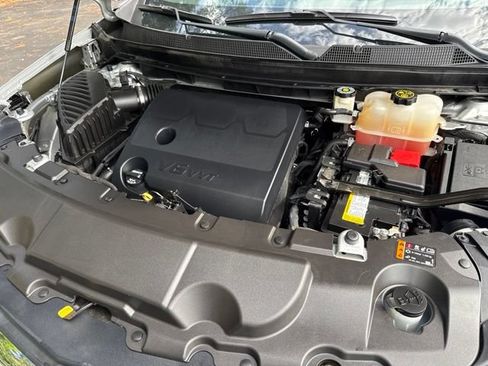 Used 2022 Chevrolet Traverse LS FWD image 35
