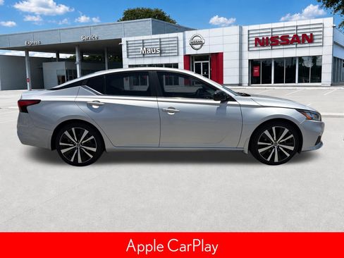 Used 2020 Nissan Altima 2.5 SR w/ Premium Package FWD image 3