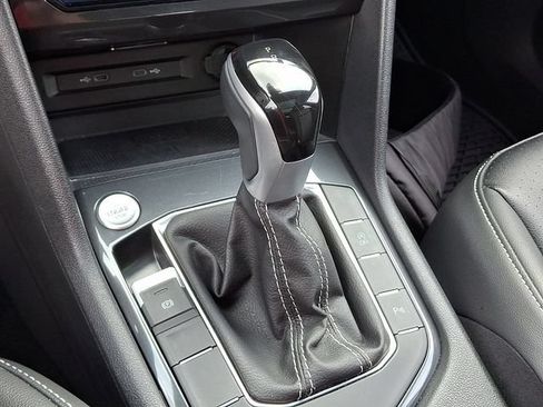 Used 2024 Volkswagen Tiguan SE R-Line AWD/4WD image 11