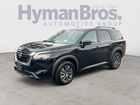 Certified 2022 Nissan Pathfinder SV w/ Cargo Package image 8