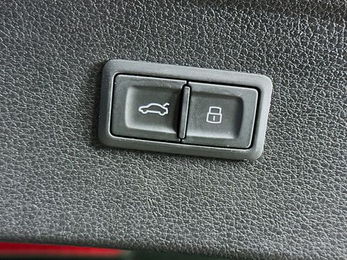 Used 2022 Audi Q5 2.0T Premium Plus w/ Premium Plus Package AWD/4WD image 29