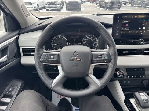 New 2026 Mitsubishi Outlander AWD image 15