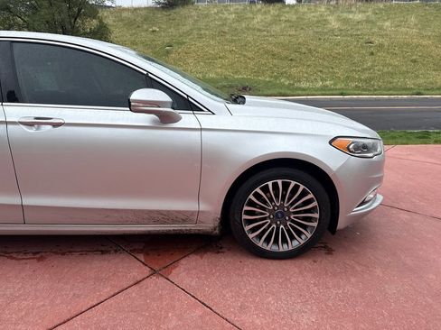 Used 2017 Ford Fusion SE FWD image 36