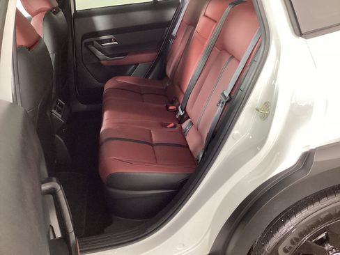 Used 2025 MAZDA CX-50 AWD 2.5 Hybrid w/ Premium Pkg image 11