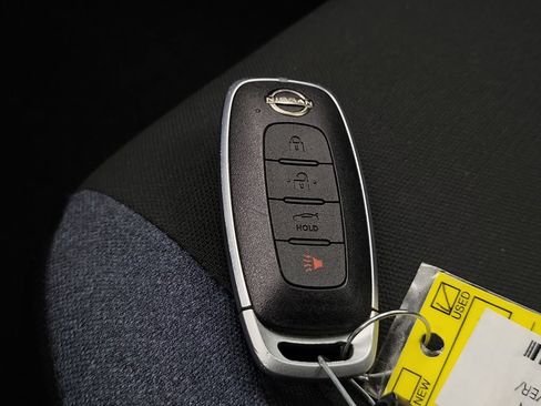 Used 2025 Nissan Versa SV FWD image 26