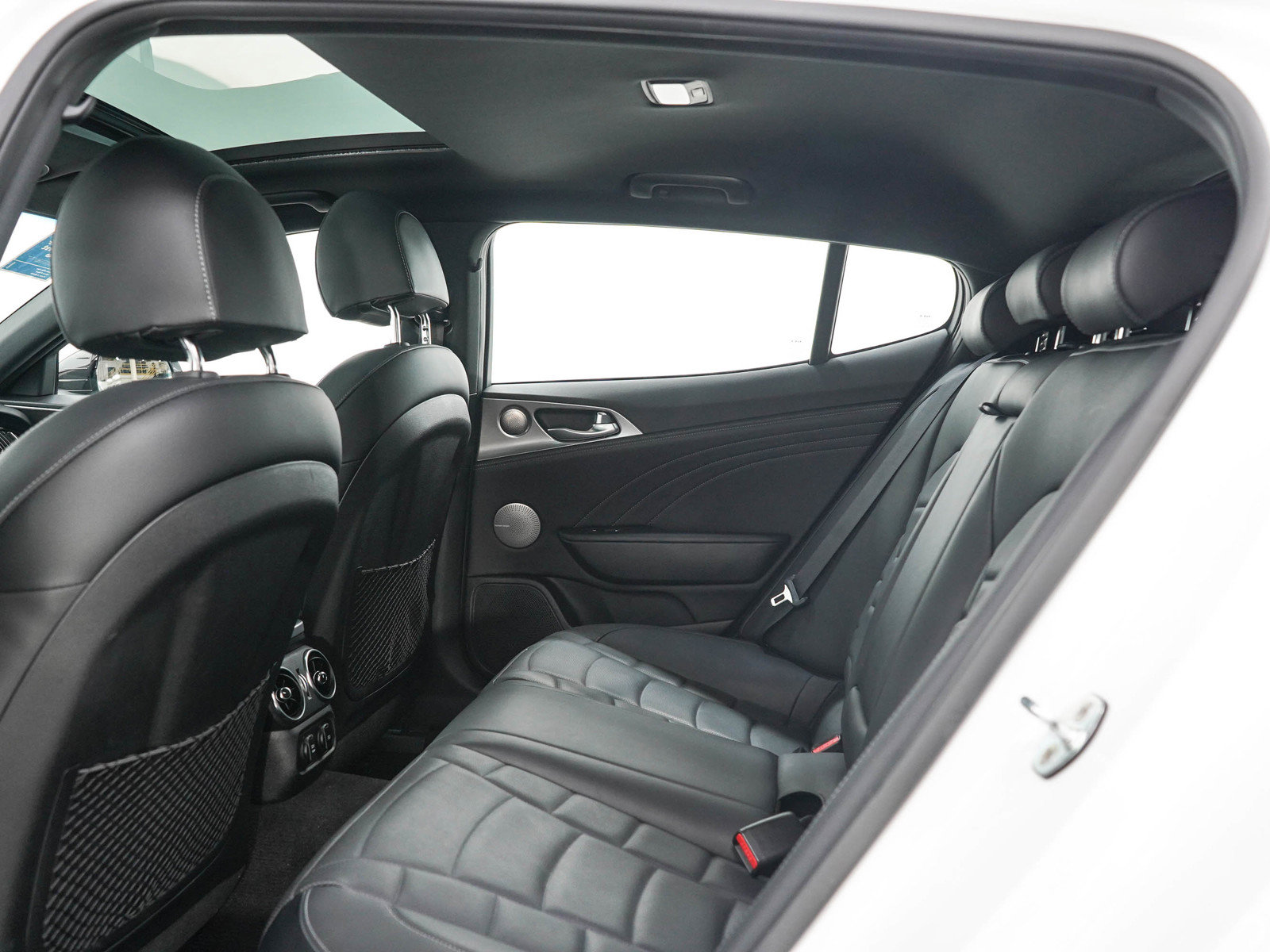Used 2022 Kia Stinger GT2 AWD/4WD image 13
