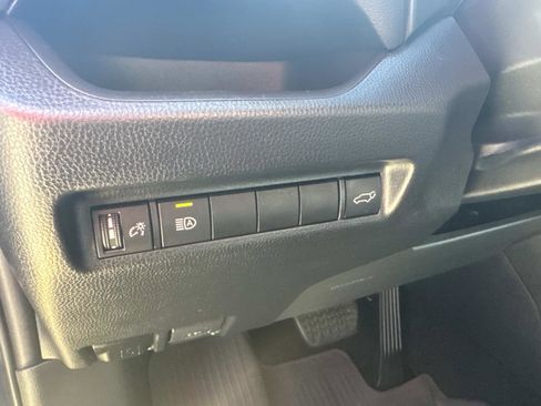 Used 2021 Toyota RAV4 XLE image 20