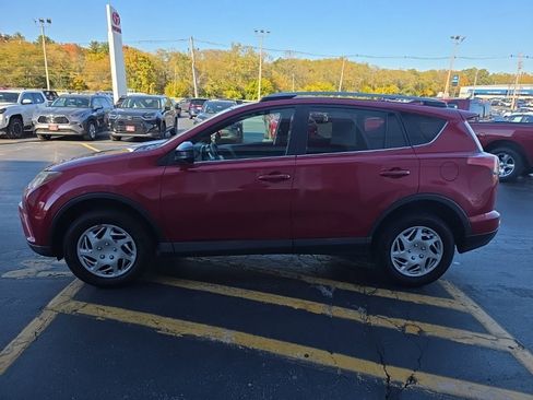 Used 2017 Toyota RAV4 LE image 8