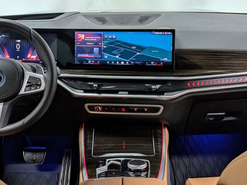 Used 2025 BMW X5 xDrive50e w/ M Sport Package image 25