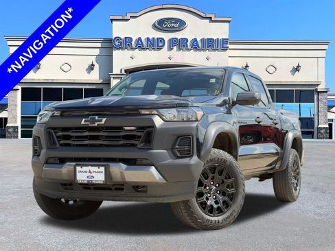 Used 2025 Chevrolet Colorado Trail Boss AWD/4WD image 1