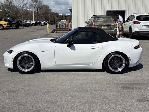 Used 2016 MAZDA MX-5 Miata Sport image 2