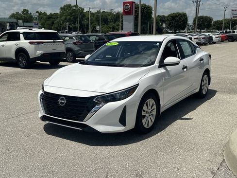 Certified 2025 Nissan Sentra S FWD image 3