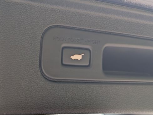 Used 2024 Honda Pilot Touring image 21
