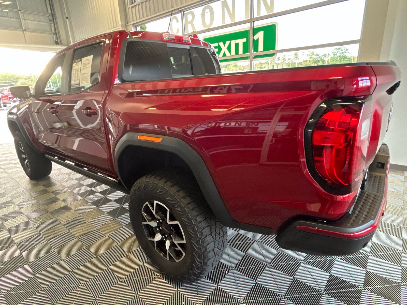 Used 2023 GMC Canyon AT4X AWD/4WD image 4