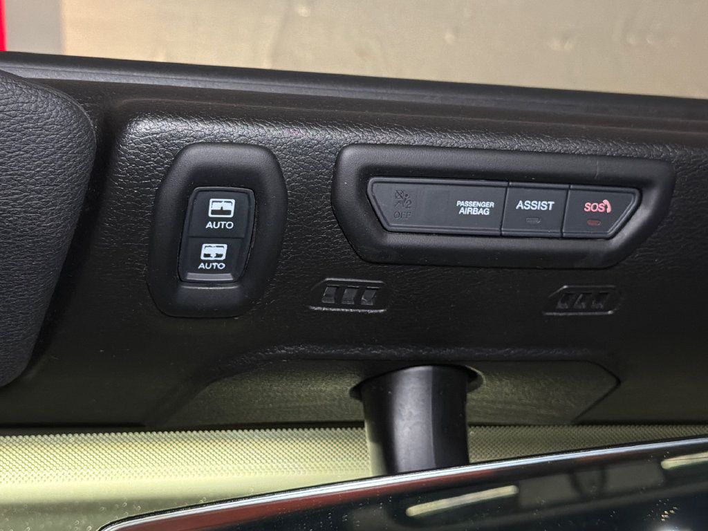 Used 2023 Jeep Wrangler Unlimited Sahara w/ Cold Weather Group AWD/4WD image 31