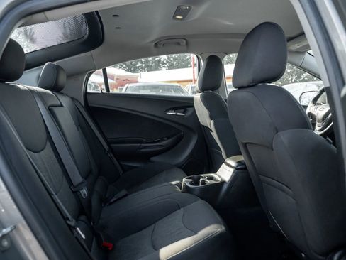 Used 2017 Chevrolet Volt LT image 10