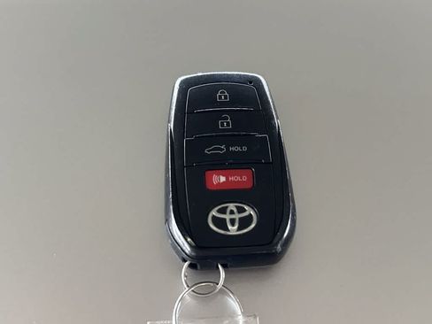 Used 2025 Toyota Corolla SE FWD image 27