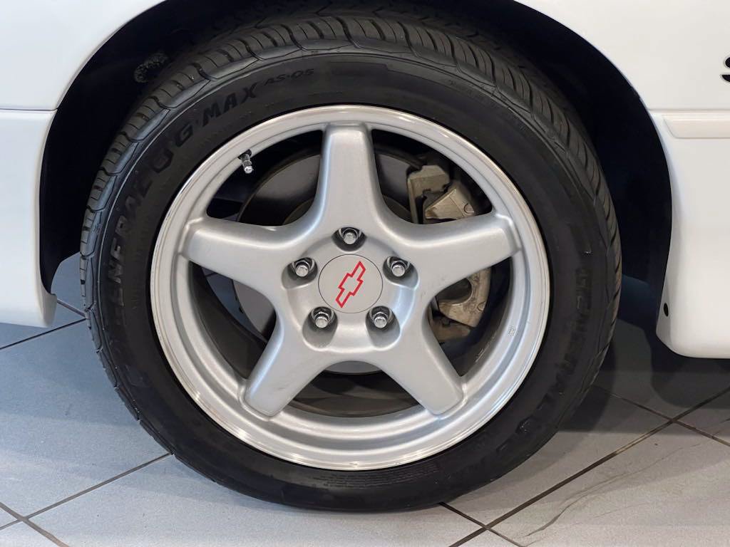 Used 1998 Chevrolet Camaro Z28 w/ SS Performance/Appearance Pkg RWD image 10