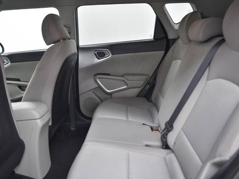 Used 2022 Kia Soul LX w/ Technology Package image 14