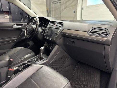 Used 2019 Volkswagen Tiguan SE w/ 3rd Row Seat Package AWD/4WD image 25