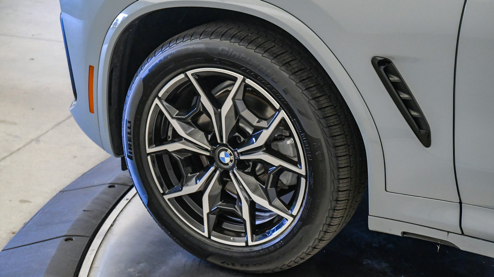 Used 2023 BMW X3 sDrive30i w/ M Sport Package RWD image 10