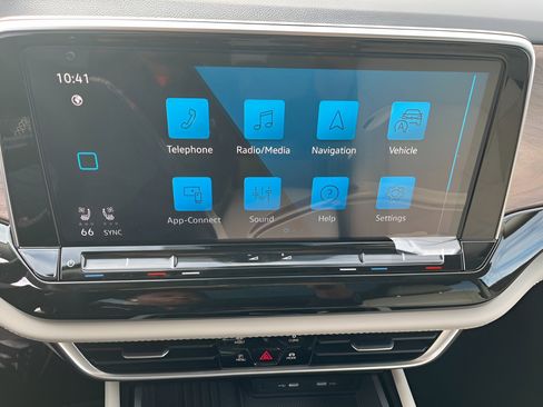 New 2026 Volkswagen Atlas SE image 17