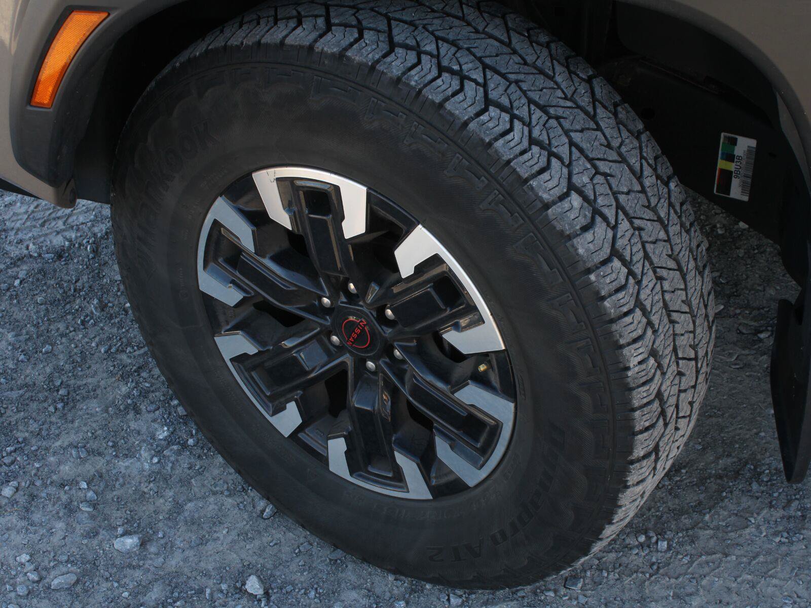 Used 2023 Nissan Frontier PRO-4X w/ Technology Package AWD/4WD image 17