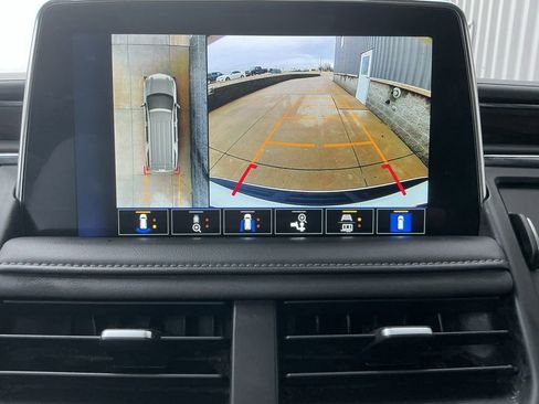 Used 2023 Chevrolet Tahoe Z71 w/ Luxury Package image 24