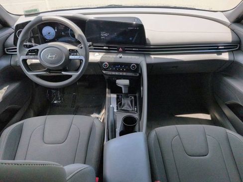 Used 2024 Hyundai Elantra SEL FWD image 14
