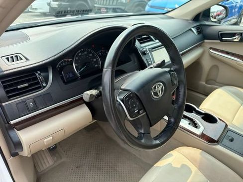 Used 2012 Toyota Camry XLE w/ Leather Pkg FWD image 15