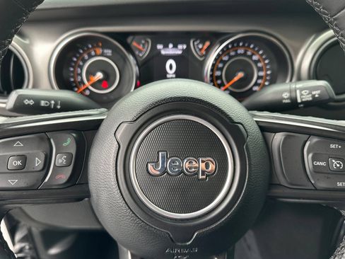 Used 2022 Jeep Gladiator Sport AWD/4WD image 27