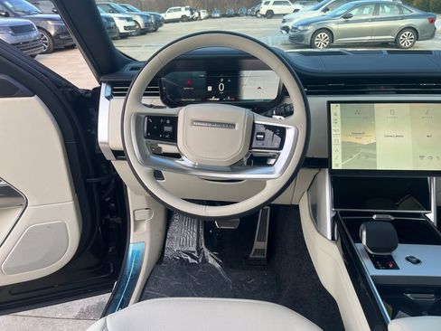 New 2026 Land Rover Range Rover SE image 13