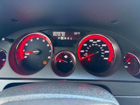 Used 2010 GMC Acadia SLT image 23