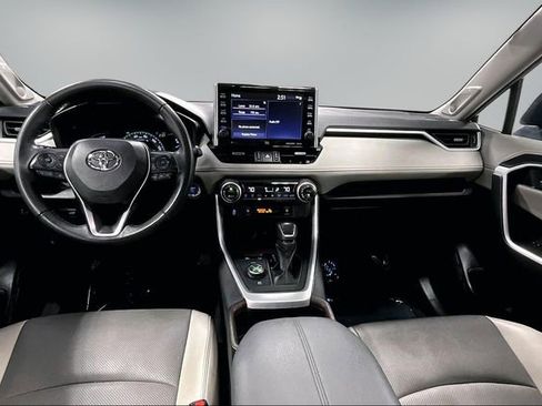 Used 2022 Toyota RAV4 Limited AWD/4WD image 9